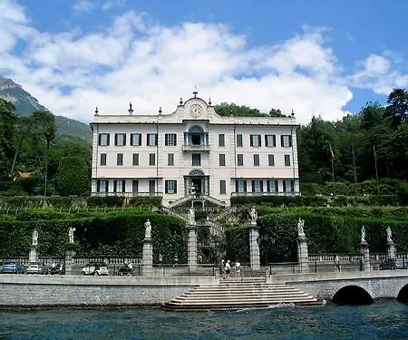 Sleeps 6 *