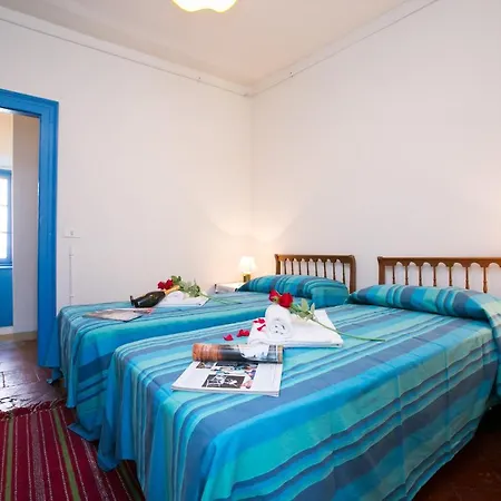 Sleeps 6