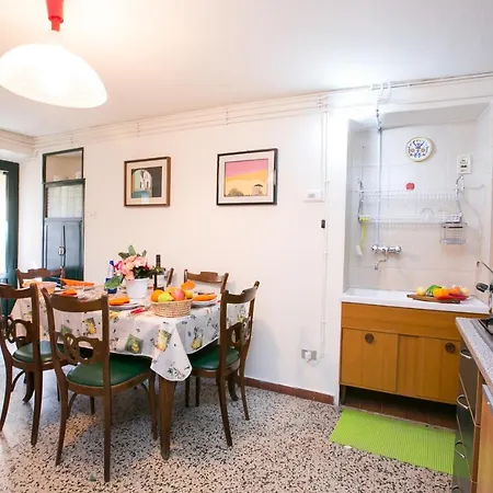 Sleeps 6 *
