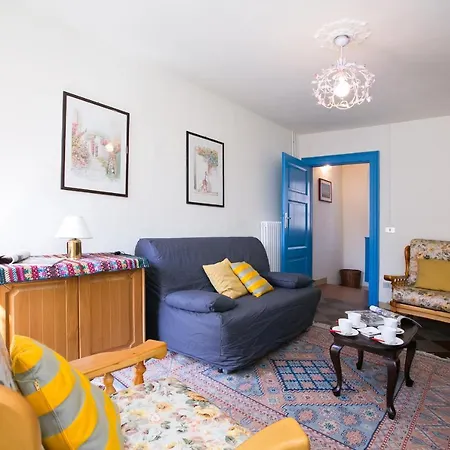 Sleeps 6