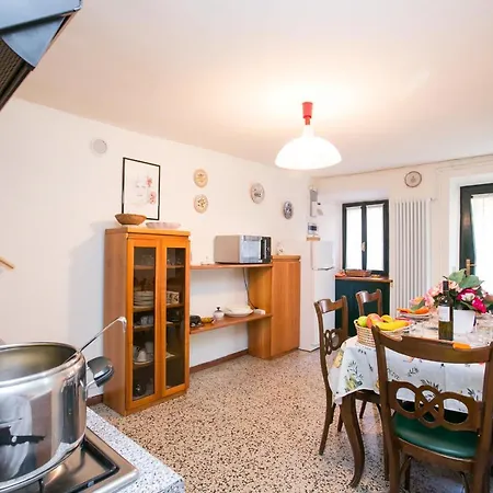 Sleeps 6 Tremezzo